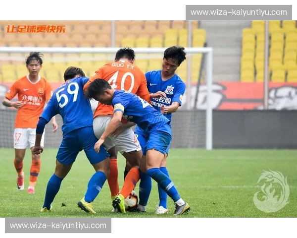 冰与火之歌：大连一方与武汉卓尔的绿茵对决，一场关乎荣耀与梦想的史诗！